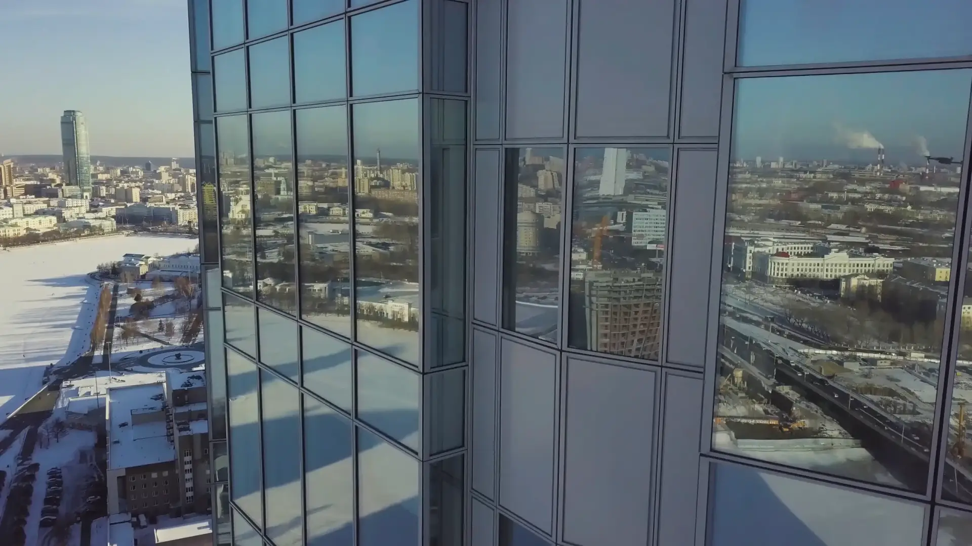 closeup-building-glass-skyscrapers-with-cloud-business-concept-architecture-reflection